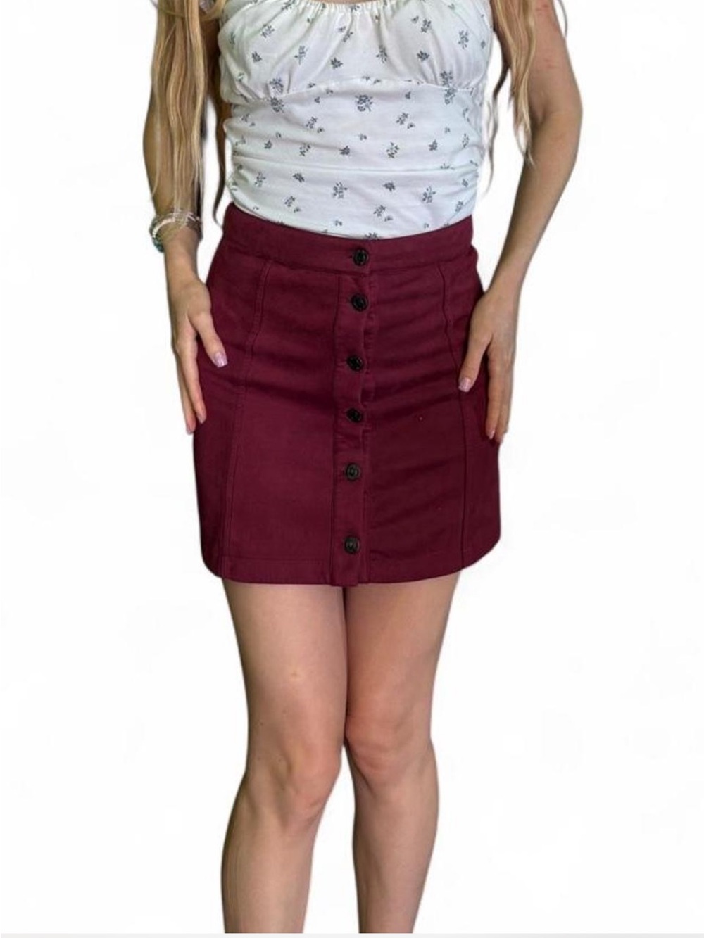 Burgundy suede button up mini skirt 
Soft suede-like fabric XS
